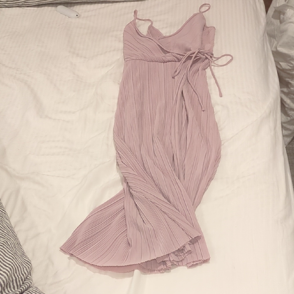 🩷 H&M Soft Pink Pleated Dress